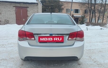 Chevrolet Cruze II, 2010 год, 595 000 рублей, 4 фотография