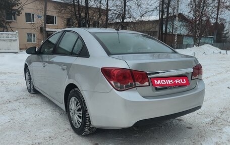 Chevrolet Cruze II, 2010 год, 595 000 рублей, 5 фотография