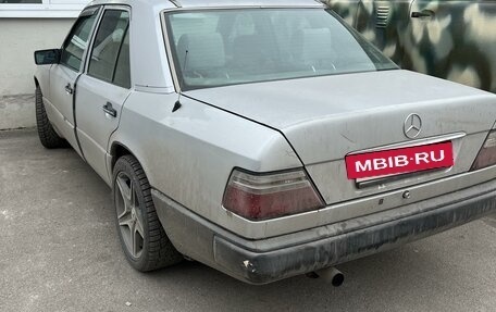 Mercedes-Benz E-Класс, 1994 год, 270 000 рублей, 4 фотография