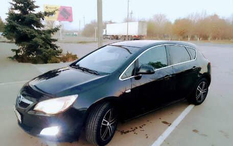 Opel Astra J, 2011 год, 980 000 рублей, 2 фотография