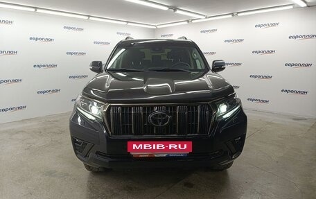 Toyota Land Cruiser Prado 150 рестайлинг 2, 2022 год, 7 550 000 рублей, 6 фотография