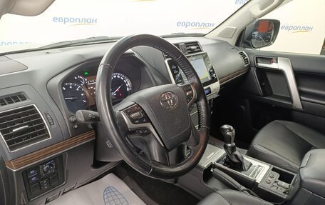 Toyota Land Cruiser Prado 150 рестайлинг 2, 2022 год, 7 550 000 рублей, 10 фотография