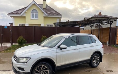 Volkswagen Tiguan II, 2018 год, 2 500 000 рублей, 1 фотография