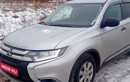 Mitsubishi Outlander III рестайлинг 3, 2017 год, 1 550 000 рублей, 8 фотография