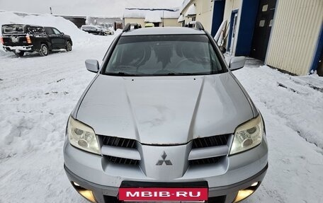 Mitsubishi Outlander III рестайлинг 3, 2005 год, 630 000 рублей, 2 фотография