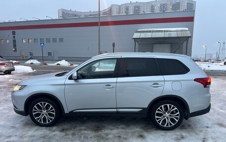 Mitsubishi Outlander III рестайлинг 3, 2016 год, 1 650 000 рублей, 8 фотография