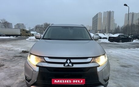 Mitsubishi Outlander III рестайлинг 3, 2016 год, 1 650 000 рублей, 2 фотография