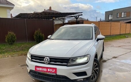 Volkswagen Tiguan II, 2018 год, 2 500 000 рублей, 2 фотография