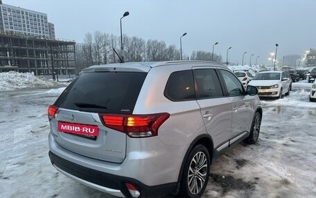 Mitsubishi Outlander III рестайлинг 3, 2016 год, 1 650 000 рублей, 5 фотография