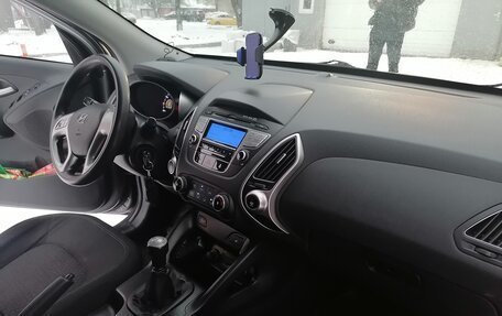 Hyundai ix35 I рестайлинг, 2013 год, 1 300 000 рублей, 10 фотография