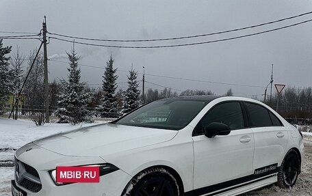 Mercedes-Benz A-Класс, 2018 год, 2 900 000 рублей, 2 фотография