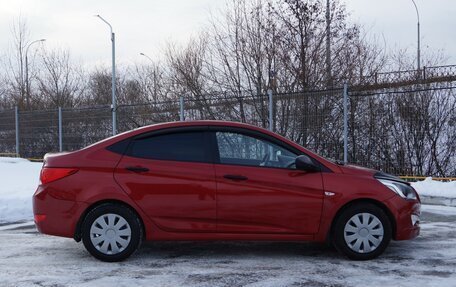 Hyundai Solaris II рестайлинг, 2015 год, 1 050 000 рублей, 6 фотография