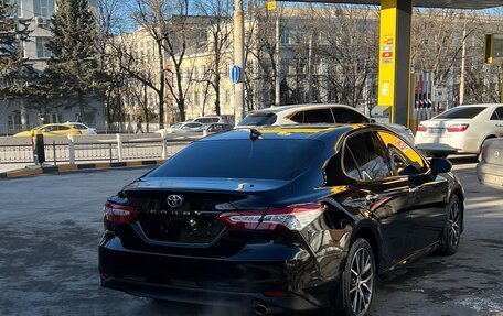 Toyota Camry, 2021 год, 3 980 000 рублей, 2 фотография