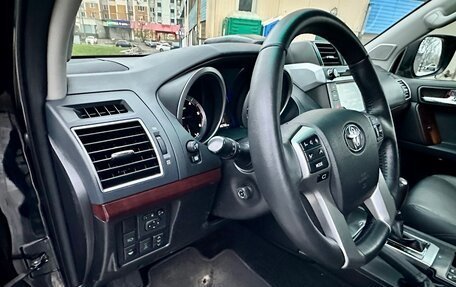 Toyota Land Cruiser Prado 150 рестайлинг 2, 2015 год, 4 649 000 рублей, 26 фотография