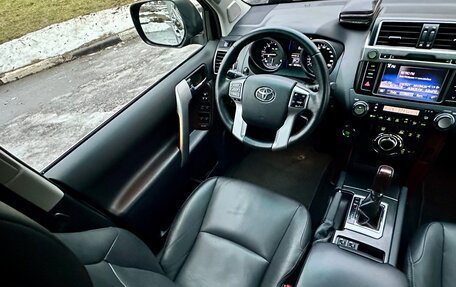 Toyota Land Cruiser Prado 150 рестайлинг 2, 2015 год, 4 649 000 рублей, 28 фотография