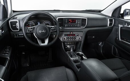 KIA Sportage IV рестайлинг, 2018 год, 2 359 000 рублей, 6 фотография