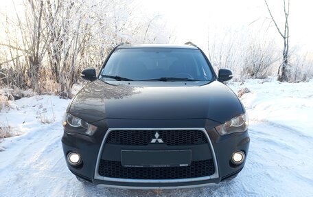 Mitsubishi Outlander III рестайлинг 3, 2011 год, 1 450 000 рублей, 5 фотография