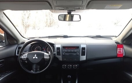 Mitsubishi Outlander III рестайлинг 3, 2011 год, 1 450 000 рублей, 13 фотография