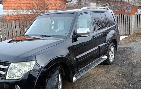 Mitsubishi Pajero IV, 2008 год, 1 590 000 рублей, 2 фотография