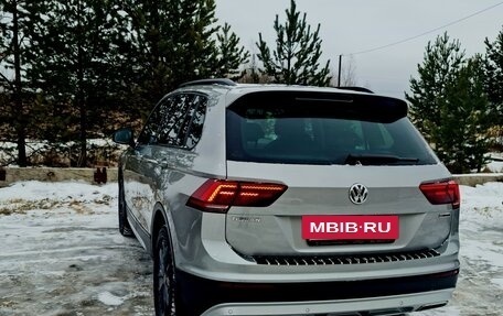 Volkswagen Tiguan II, 2018 год, 3 500 000 рублей, 10 фотография