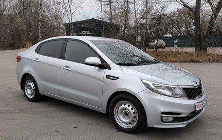 KIA Rio III рестайлинг, 2015 год, 650 000 рублей, 2 фотография