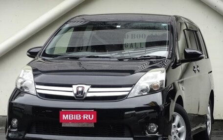 Toyota ISis I, 2015 год, 1 070 000 рублей, 2 фотография