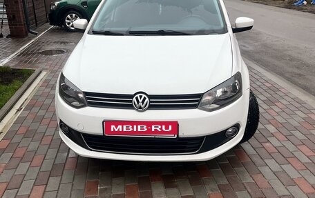 Volkswagen Polo VI (EU Market), 2013 год, 800 000 рублей, 2 фотография