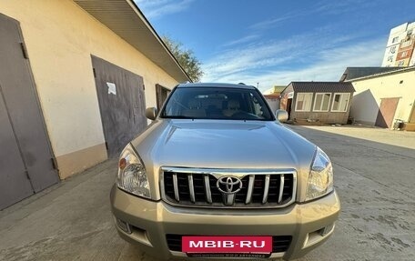 Toyota Land Cruiser Prado 120 рестайлинг, 2004 год, 1 750 000 рублей, 2 фотография