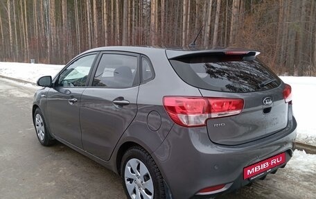 KIA Rio III рестайлинг, 2016 год, 1 000 000 рублей, 4 фотография