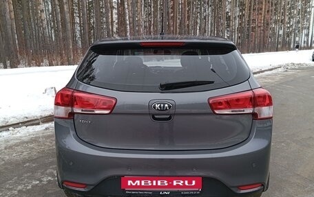 KIA Rio III рестайлинг, 2016 год, 1 000 000 рублей, 5 фотография