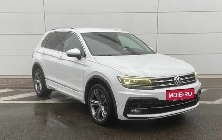 Volkswagen Tiguan II, 2019 год, 2 707 000 рублей, 3 фотография