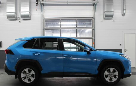 Toyota RAV4, 2021 год, 2 915 000 рублей, 4 фотография