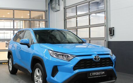 Toyota RAV4, 2021 год, 2 915 000 рублей, 3 фотография