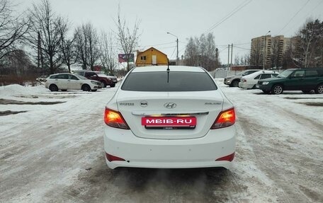 Hyundai Solaris II рестайлинг, 2015 год, 580 000 рублей, 2 фотография