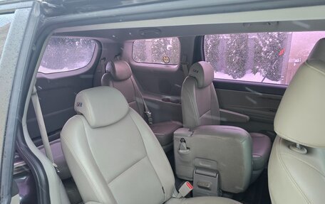 KIA Carnival III, 2016 год, 2 950 000 рублей, 14 фотография