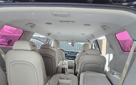 KIA Carnival III, 2016 год, 2 950 000 рублей, 10 фотография