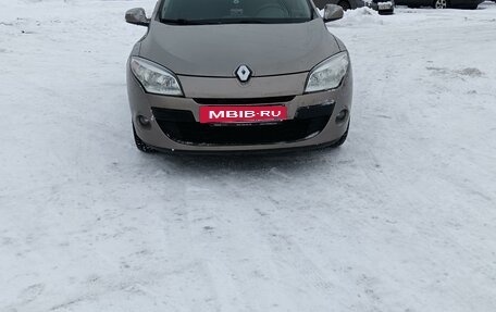 Renault Megane III, 2011 год, 800 000 рублей, 2 фотография