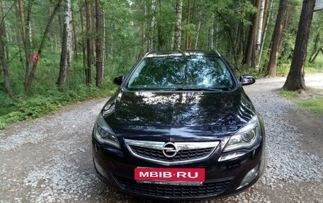 Opel Astra J, 2011 год, 900 000 рублей, 2 фотография