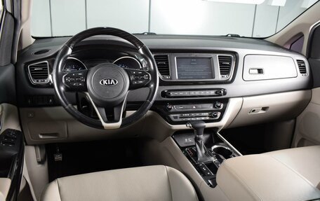 KIA Carnival III, 2018 год, 3 224 000 рублей, 6 фотография