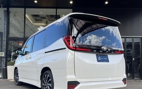 Toyota Noah, 2022 год, 2 150 001 рублей, 8 фотография