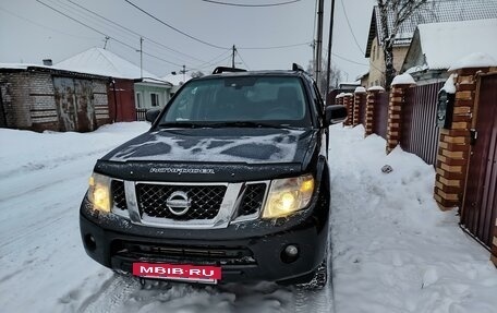 Nissan Pathfinder, 2011 год, 2 250 000 рублей, 2 фотография