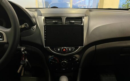 Hyundai Solaris II рестайлинг, 2011 год, 890 000 рублей, 12 фотография