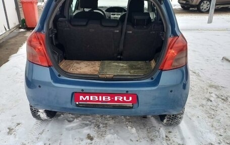 Toyota Yaris III рестайлинг, 2008 год, 600 000 рублей, 10 фотография