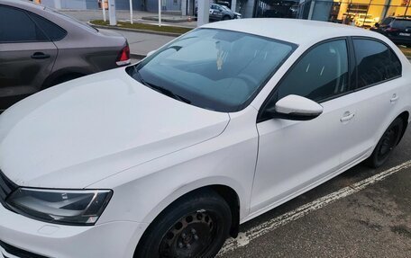 Volkswagen Jetta VI, 2015 год, 1 270 000 рублей, 2 фотография