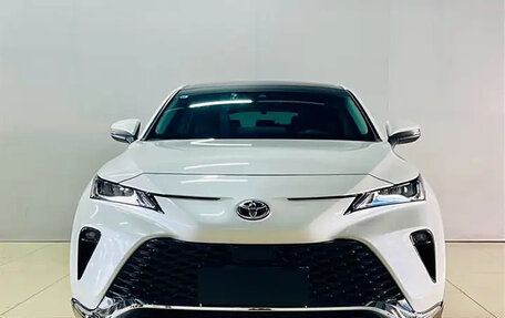 Toyota Venza, 2022 год, 3 200 000 рублей, 2 фотография