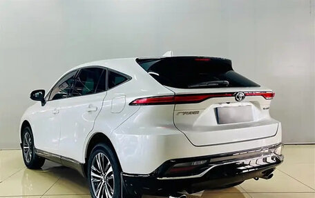 Toyota Venza, 2022 год, 3 200 000 рублей, 5 фотография