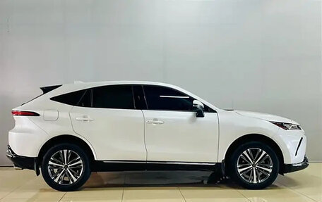 Toyota Venza, 2022 год, 3 200 000 рублей, 8 фотография