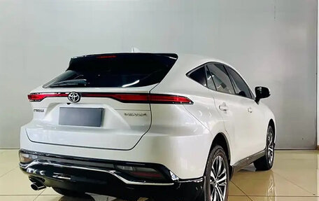 Toyota Venza, 2022 год, 3 200 000 рублей, 7 фотография