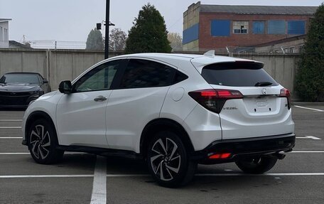 Honda Vezel, 2020 год, 2 070 000 рублей, 3 фотография