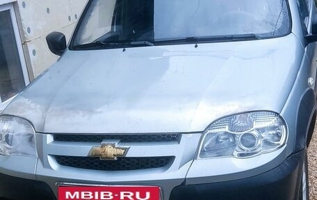 Chevrolet Niva I рестайлинг, 2013 год, 610 000 рублей, 2 фотография